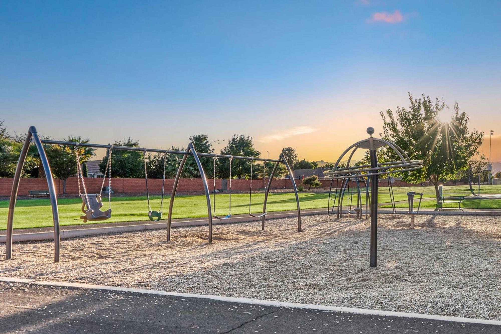 Paradise Village 36 Bunk Beds, Bbq Grill, Community Resort Style Pool And Water Park Santa Clara Exterior photo