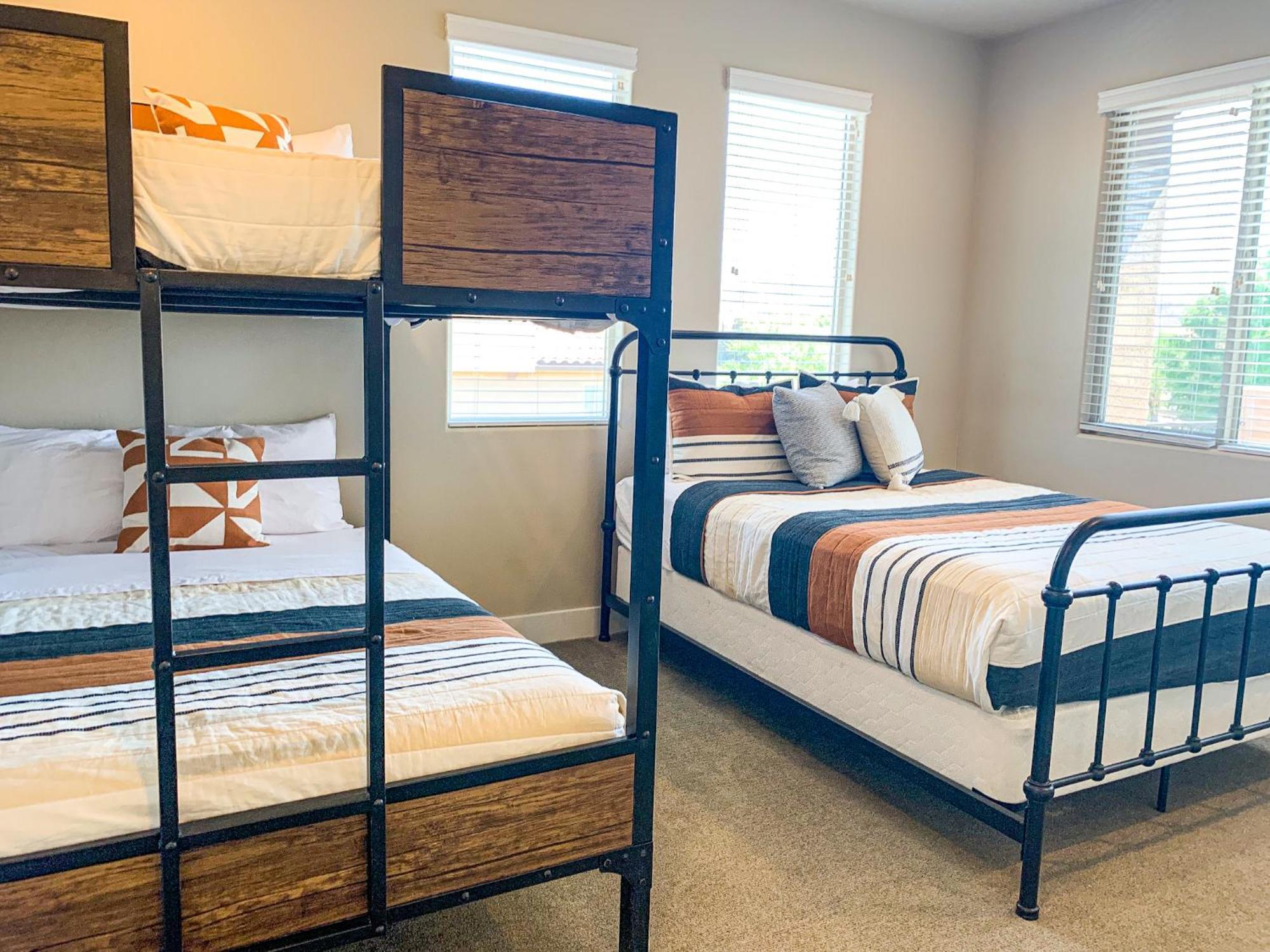Paradise Village 36 Bunk Beds, Bbq Grill, Community Resort Style Pool And Water Park Santa Clara Exterior photo