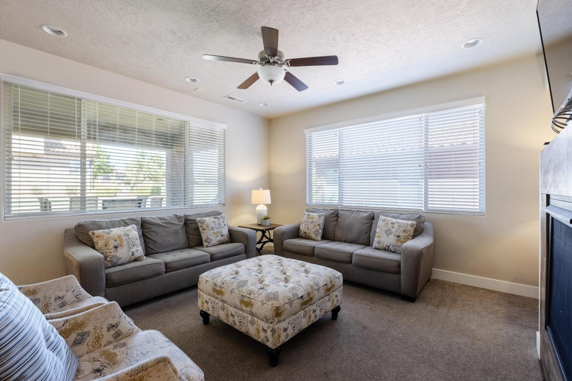 Paradise Village 36 Bunk Beds, Bbq Grill, Community Resort Style Pool And Water Park Santa Clara Exterior photo