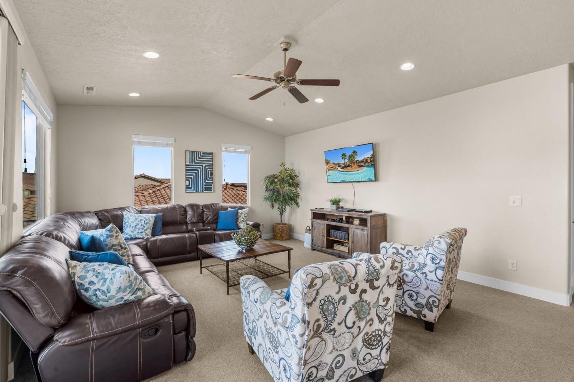 Paradise Village 36 Bunk Beds, Bbq Grill, Community Resort Style Pool And Water Park Santa Clara Exterior photo