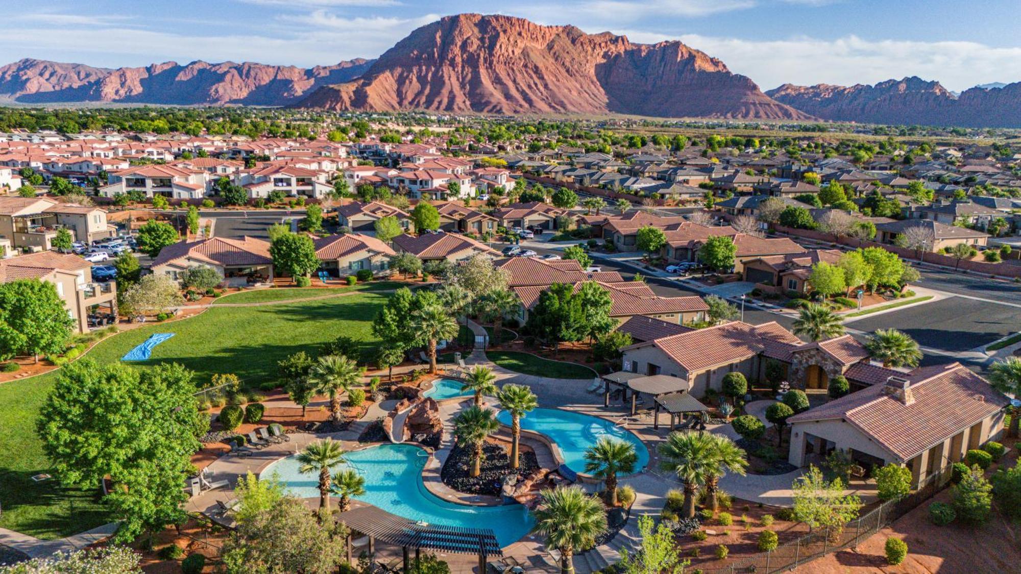 Paradise Village 36 Bunk Beds, Bbq Grill, Community Resort Style Pool And Water Park Santa Clara Exterior photo